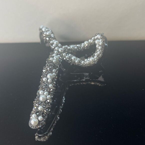 💞Black Large Pearl Jaw Hair Clips - Picture 5 of 6